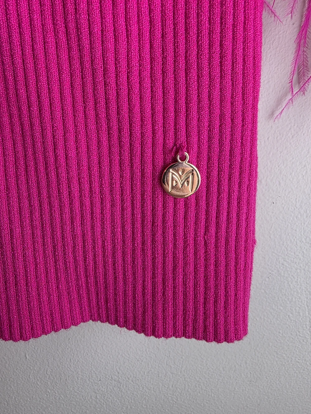 Milly Hot Pink Ribbed Feather Cuff Off-the-Shoulder Sweater EUC - Picture 5 of 13